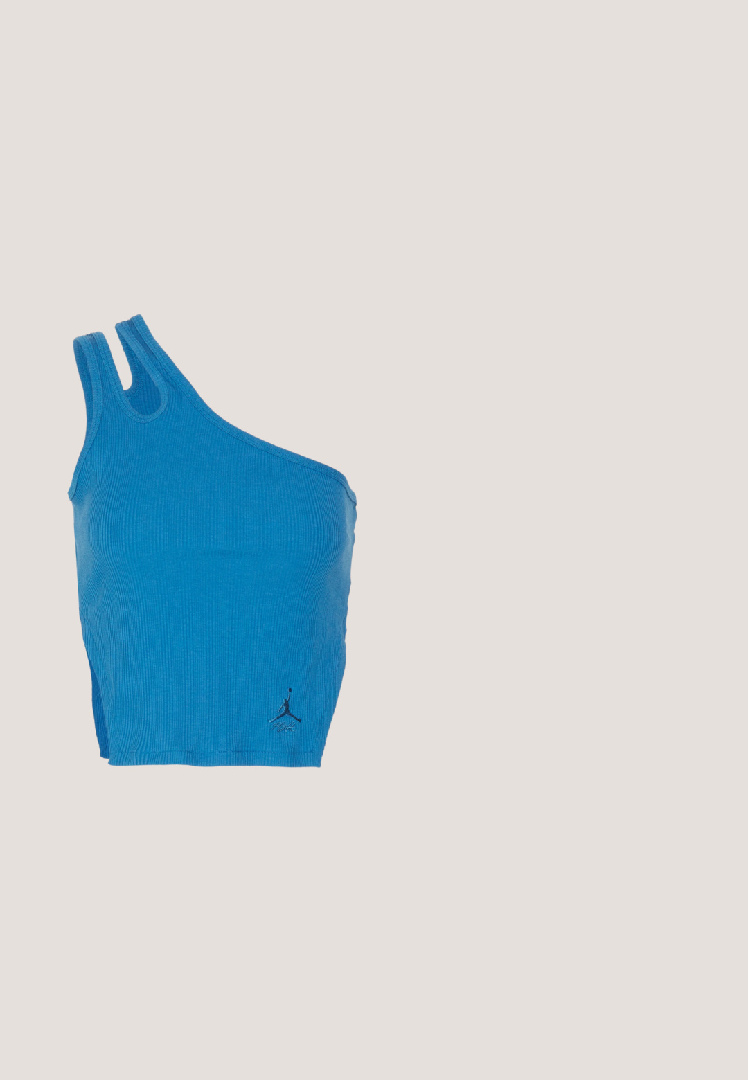 Blauw geribd tanktop met een schouderontwerp, twee bandjes en een klein zwart logo-accent rechtsonder.; Lichtblauwe denimrok met een aansluitende pasvorm, vijf zakken, een knoop- en ritssluiting en gestikte details langs de zoom.; Licht beige sportschoen met mesh bovenwerk, verstelbare riem en gevoerde zool met label "AIR", zijaanzicht op witte achtergrond.; Ovale brillen met een metallic zilveren montuur, heldere glazen en getextureerde kraalaccenten op de tempels. Lichtgewicht ontwerp met gebogen armen.; Blauwe mesh schoudertas met verstelbare riem en ritssluiting, getoond tegen een effen witte achtergrond.; Zilveren hoop oorbellen hebben een glad, rond ontwerp met een dun profiel en een veilige sluiting. Minimalistische stijl met een gepolijste afwerking.