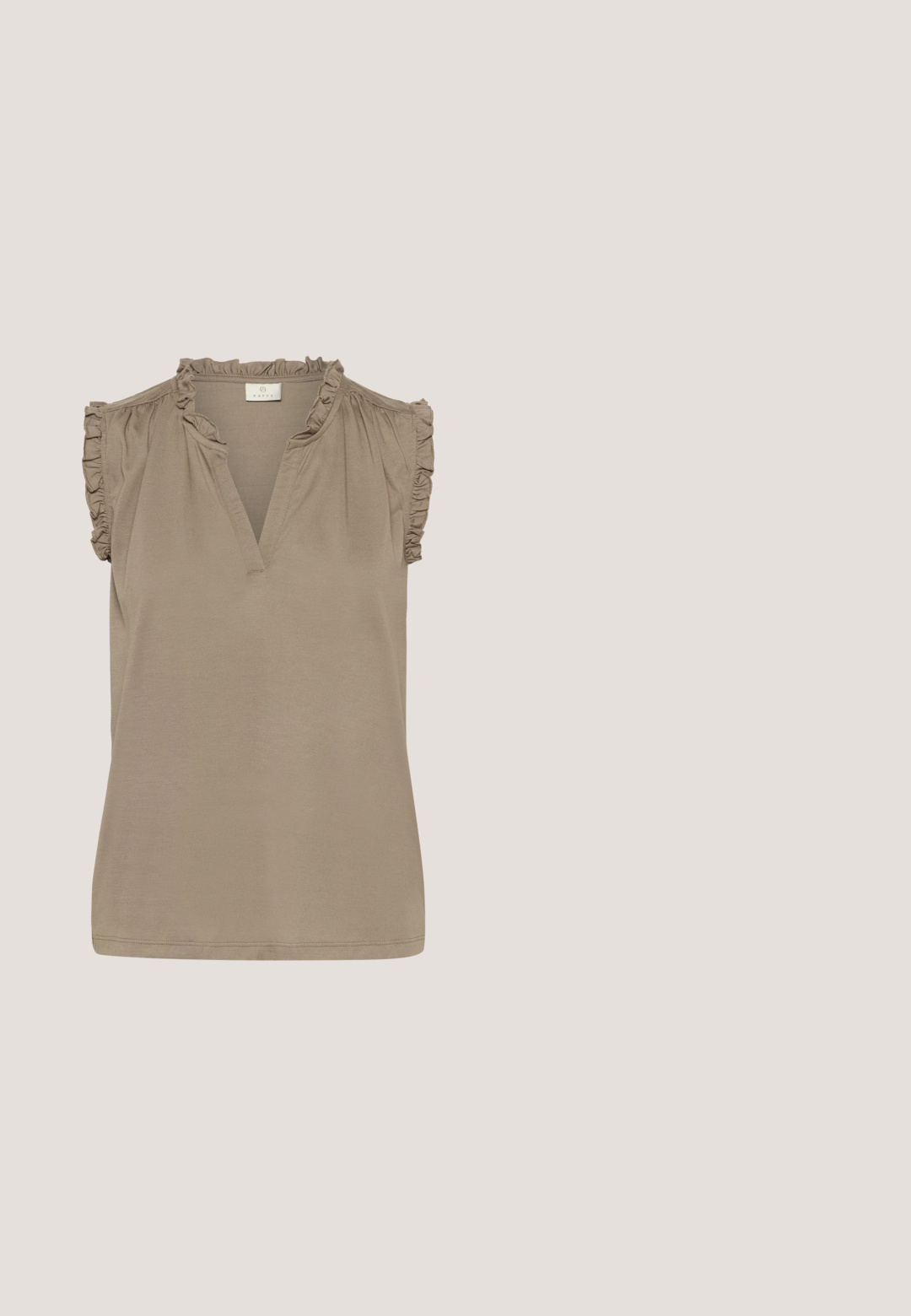 Tan mouwloos top met gerimpelde accenten op de schouders, V-hals, gemaakt van zachte stof, en een relaxte pasvorm met een rechte zoom.; Mini-rok met zwart en grijs zebra-printpatroon, rechte snit en een verborgen rits aan de achterkant.; Bruine leren kniehoog laars met een gestructureerde bovenkant, gladde schacht, vierkante teen en een decoratieve gesp op een geweven band. Lage hak.; Max Mara SPARK2 - Zonnebril - marrone chiaro-marrone; Donkerbruine leren crossbodytas met goudkleurige ringdetail en verstelbare riem met gouden gespen op een witte achtergrond.; Gouden manchetarmband met meerdere gebogen banden en een grote zwarte ovale steen als centerpiece, voorzien van een parelrand en een gladde afwerking.