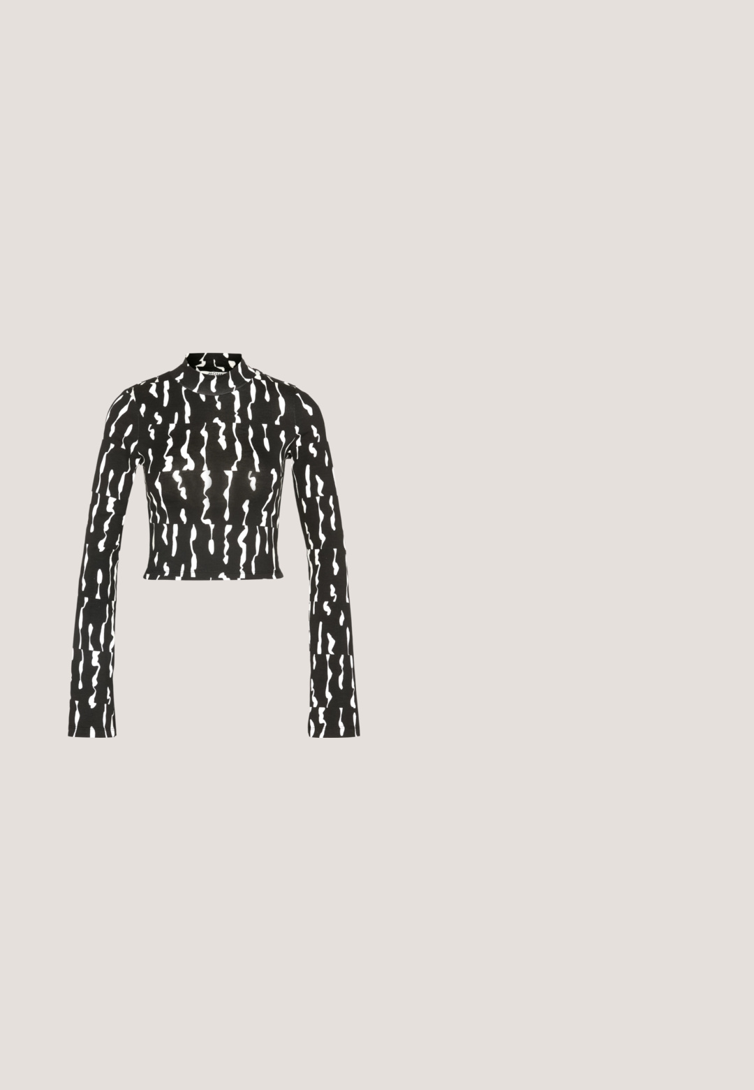 Monki T-shirt à manches longues - black; Leggings en simili cuir noir avec une taille élastique, une silhouette ajustée, une texture lisse et des coutures décoratives descendant à l'avant.; Baskets montantes noires avec une semelle épaisse, arborant un design à lacets, des accents de logo et des étiquettes jaunes. Portées avec un jean court bleu clair.; Lunettes de soleil noires avec une monture épaisse, des accents dorés le long du haut de la monture et des verres sombres. Présentent des coins ronds et un branding "QUAY" sur les branches.; Sac à main noir avec un extérieur en maille, une poignée tissée et un laçage décoratif. Comprend une bandoulière amovible et des accents en matériel contrastants.; Les boucles d'oreilles en argent en forme de créole présentent un design lisse et arrondi avec un profil fin et un fermoir sécurisé. Style minimaliste avec une finition polie.