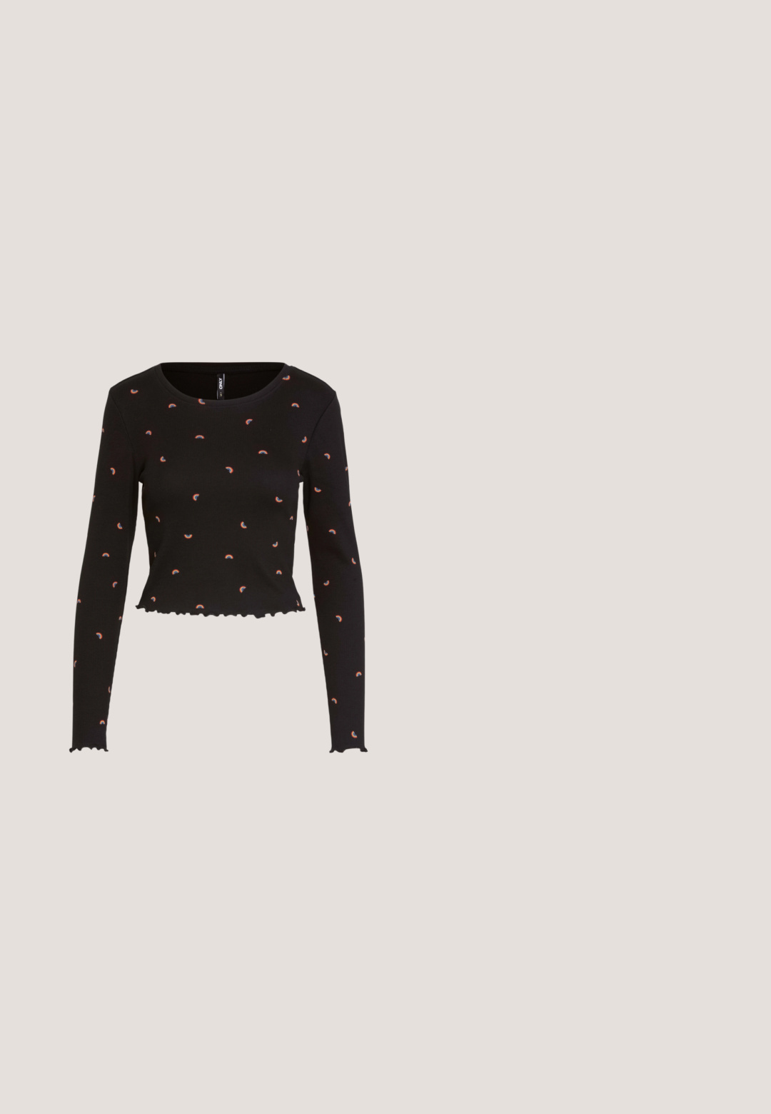 ONLY ONLFEN CROPPED  - Langærmet T-shirt - black; Sorte flagrende jeans lavet af denimstof, med høj talje, fem lommer og en frontknaplukning. Glat tekstur med minimal detaljer.; Sorte læder cowboystøvler med spidse tæer, dekorativ syning og metalnitter langs toppen. Stacked hæl og struktureret finish.; Lyserøde transparente solbriller med ovale linser, mørkerød toning og slanke stænger, der har en glat overflade og diskret detaljering på rammen.; L'Atelier Du Sac VICKY - Håndtasker - black; Sølv hoops øreringe har et glat, afrundet design med en slank profil og sikker spænde. Minimalistisk stil med en poleret finish.