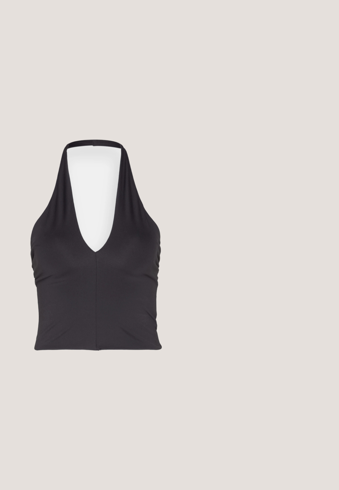 ONLY ONLEA HALTERNECK - Top - black; falda lápiz negra con fruncido, detalle de lazo y abertura lateral. Hecha de un tejido elástico, con una textura suave y un diseño ajustado.; Sandaía de tacón alto de ante negro con punta abierta, que cuenta con tres correas estrechas en la parte frontal y una correa en el tobillo ajustable.; Gafas de sol negras con lentes grises, presentando un patrón enrejado de pequeños rhinestones metálicos a lo largo de las monturas. Acabado suave, diseño angular.; Bolso de mano negro con parte superior de cuero liso y base texturizada cubierta de tachuelas plateadas, que cuenta con un cierre de cremallera y doble asa.; Pendientes de aro en tono plateado con forma redonda y un acabado pulido. Ambos pendientes son del mismo tamaño y cuentan con un mecanismo de cierre seguro.