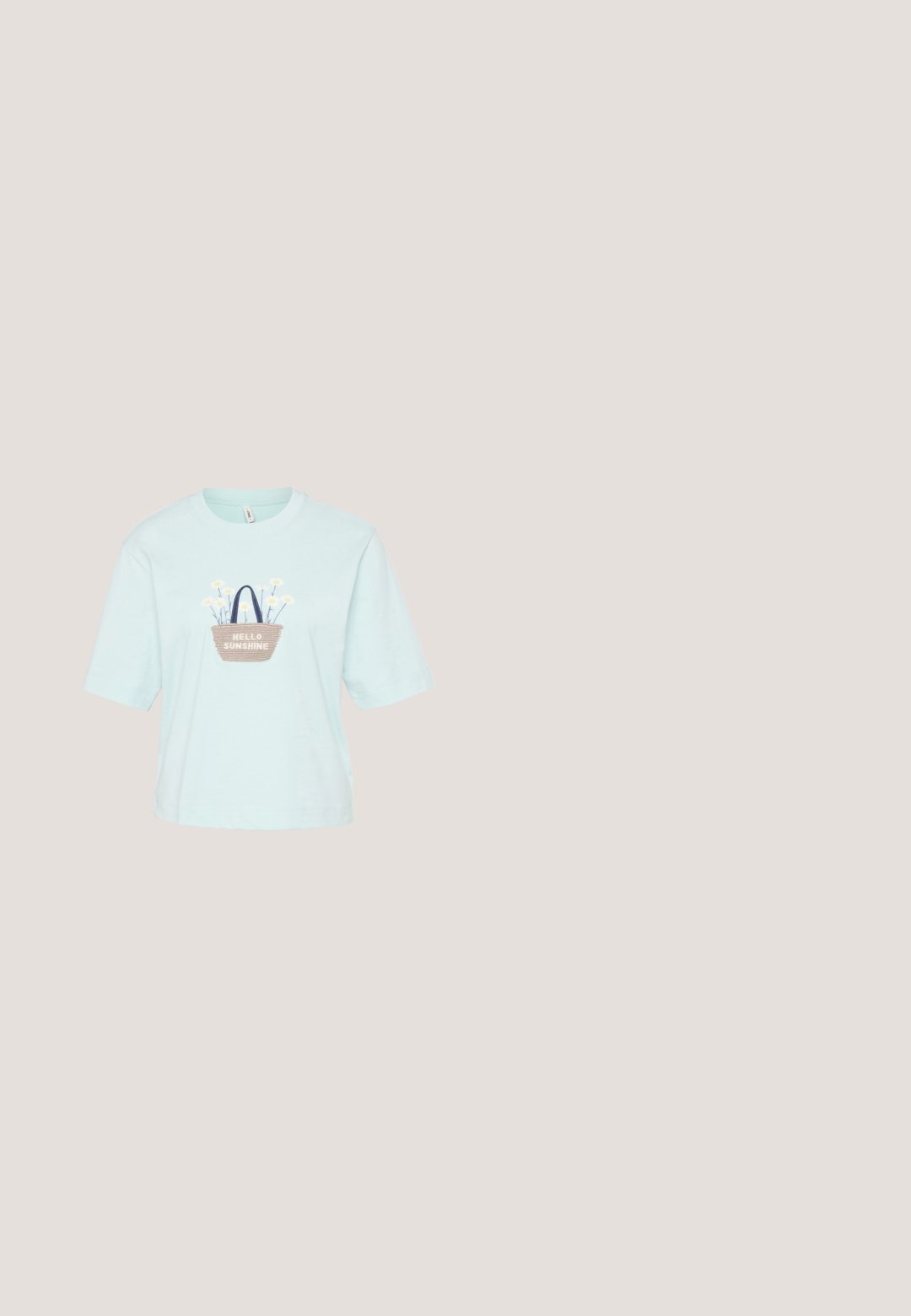 Lyseblå kortærmet T-shirt med broderet kurvdesign med blomster og teksten "HELLO SUNSHINE." Lavet af bomuldsstof, løs pasform.; Sorte viddebukser med en glat tekstur, der har et skræddersyet design, en manchetbund og en traditionel talje. ; Sort læder slingback hæl med spids tå og blokhæl. Glat tekstur, minimalistisk design og justerbar ankelrem.; Sorte rektangulære solbriller med gule linser. Funktioner inkluderer tykke stel og kantet design med en glat, blank finish.; Sort flettet håndtaske med et buet håndtag, der har en struktureret overflade og en afslappet form. Glat finish med en organisk silhuet.; Sølv hoop ørestik med en poleret overflade, prydet med små guld accenter og en rund form, båret på øreflippen.