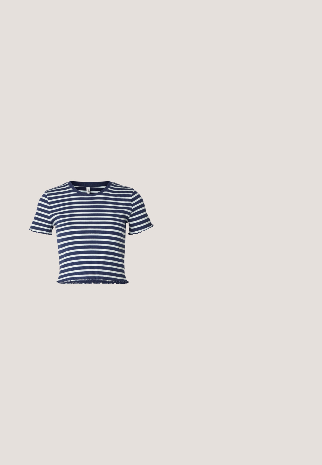 ONLY Petite ONLMETTI BOX - T-shirts print - naval academy/cloud dancer; Sorte ribbede strikkede bukser med en elastisk talje, der har en tætsiddende silhuet, lige ben og en subtil tekstur.; Sorte platform sandaler lavet af syntetisk læder med to justerbare spænder og en tekstureret sål. Chunky hældesign forbedrer stabiliteten.; Sorte solbriller med grå linser, der har et gittermønster af små metalliske rhinsten langs stellet. Glat overflade, kantede design.; Sort rektangulær skuldertaske med en enkelt justerbar rem og lynlås i toppen på en ensfarvet baggrund.; Sølv hoop-øreringe med en poleret finish, der har en cirkulær form og en hængslet lukning. Glat tekstur med minimal detaljering.