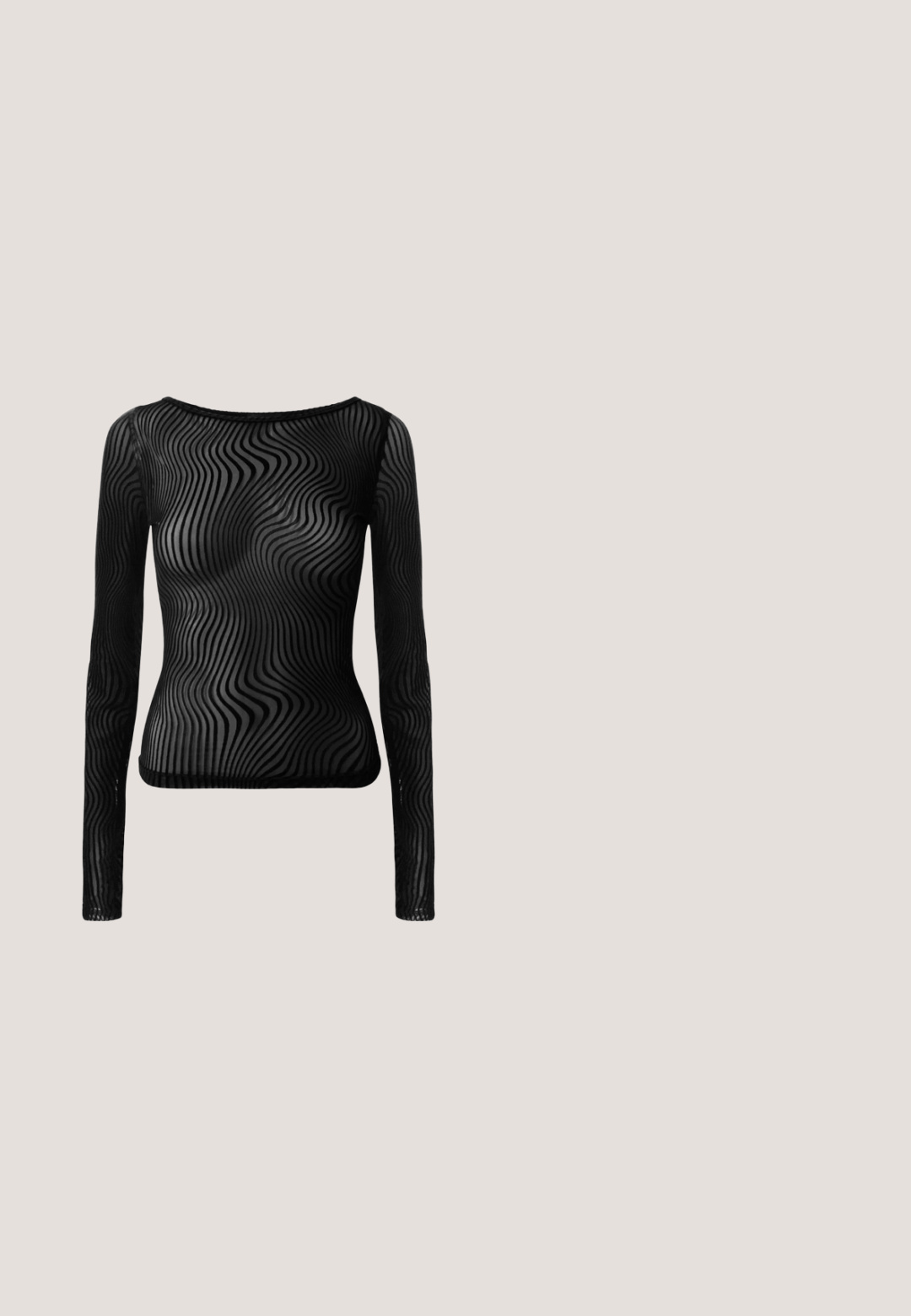 Top negro de mangas largas hecho de material transparente con un patrón ondulado. Presenta un escote en forma de bateau y una silueta ajustada.; Pantalones flared de cuero sintético negro con bolsillos frontales, cierre de botón metálico y una superficie ligeramente texturizada. Pierna recta con un corte largo.; Zapatillas negras de plataforma con suela de goma, paneles lisos y texturizados, puntera redondeada y tachuelas decorativas en el lateral. Cierre con cordones.; Gafas de sol negras con diseño envolvente, lentes oscuros, acentos brillantes en forma de estrella y almohadillas nasales ajustables.; Bolso de mano de charol negro con forma curva, que presenta herrajes plateados, hebillas decorativas y una correa corta. Etiqueta azul adjunta.; Un par de pendientes de aro en forma de media luna pulidos en plata, con respaldos de plástico transparente, sobre una superficie blanca.