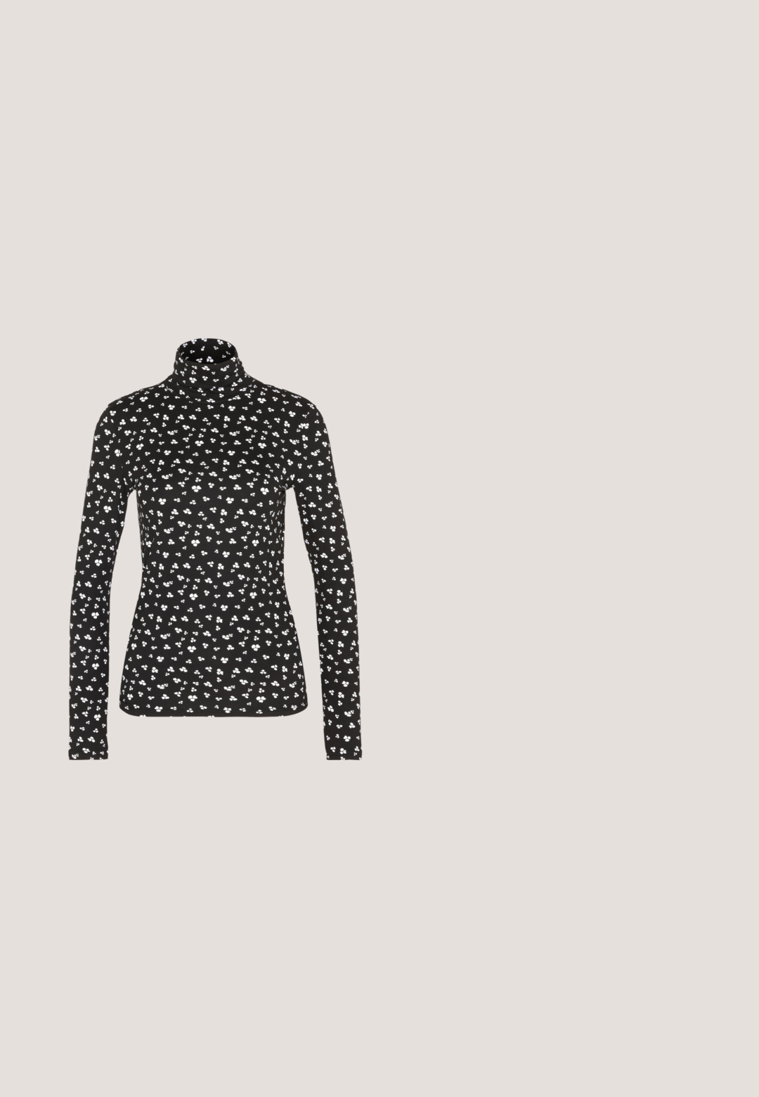Pieces PCNALA HIGH NECK  - Longsleeve - black; Zwarte flared broeken van rekbaar materiaal, met een sluiting met een voorste knop en riemlussen. Glad textuur met een gelijkmatige kleur overal.; Zwarte leren schoen met een ronde neus, lage hak, vetersluiting en gele stiksels langs de zool. Soepele textuur met een matte afwerking.; Zwarte, hoekige zonnebril met grijze lenzen; gemaakt van plastic, met dikke armen met een gladde oppervlakte en zonder zichtbare hardware.; Pieces PCALUANA SHOULDER BAG - Handtas - black; Een paar middelgrote glanzende zilveren oorringen met dunne metalen sluitingen op een lichte neutrale achtergrond.