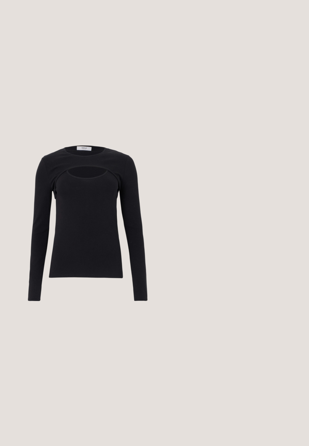 Sort langærmet top med en vandret scoop-udskæring over den øverste del af brystet, rund halsudskæring og tætsiddende silhuet.; Denim nederdel med en lys til mørk blå gradient, knælængde, med lige snit, frontslids og klassisk knap- og lynlås-lukning.; Bordeaux patentlæder slingback hæle med spids tå og slank hæl, der har udskæringer på siderne og et buet rygdesign.; Sorte ovale solbriller med tynde arme og rødtonede linser, der ligger på en hvid overflade.; Lille sort blank håndtaske med to lange håndtag og snøre-detaljer i siden på en ensfarvet lys baggrund.; Uncommon Matters SCULPTURAL LARGE CREOLE - Øreringe - silver-coloured
