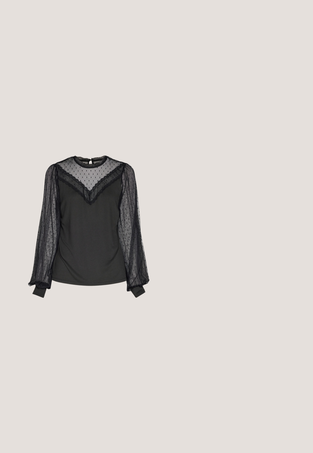 VILA VILUCY LACE TOP  - Langærmet T-shirt - black; Sorte bukser med bred ben, lavet af letvægtsstof, der har en glat tekstur, frontknaplukning og sidelommer.; Sort højhælet pumper med spids tå, udsmykket med små sølvnitter, har en tekstureret overdel og en slank stilettohæl.; Sorte solbriller med grå linser, der har et gittermønster af små metalliske rhinsten langs stellet. Glat overflade, kantede design.; ALDO FELISIA - Håndtasker - silver-coloured; Sølvøreringe med hængende kæder, prydet med flere klare ædelsten arrangeret i et lineært mønster, der giver en glitrende effekt.