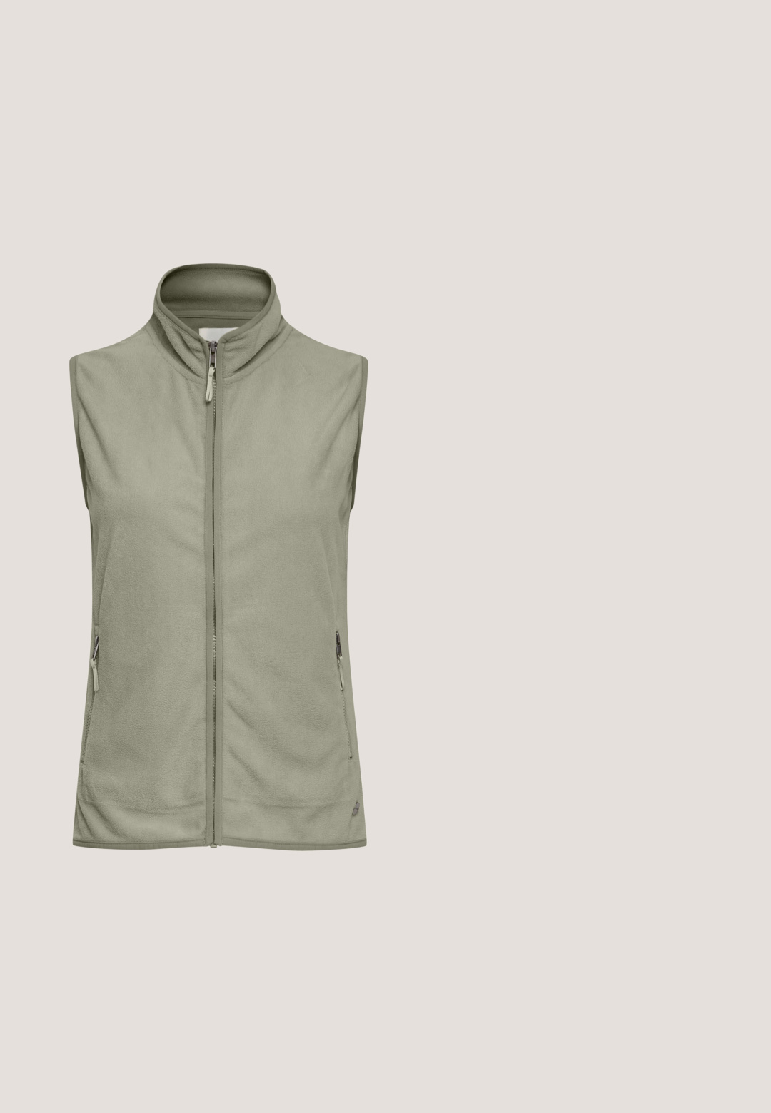 Gilet en polaire vert clair avec un col haut, une fermeture éclair sur toute la longueur à l'avant et deux poches latérales zippées. Texture douce, design sans manches.; Sweat-shirt vert clair à col rond, manches longues, poignets et ourlet côtelés. Présente un logo circulaire avec texte sur la poitrine.; T-shirt en coton vert clair à manches courtes avec col rond et petit logo North Bend centré sur la poitrine.; Pantalons de jogging vert olive en tissu doux, avec une taille élastique dotée d'un cordon de serrage et des poignets ajustés aux chevilles.; Baskets blanches avec empeigne perforée, accents verts et semelle intermédiaire texturée présentant un design découpé. Lacets assortis. Semelle en caoutchouc.; Sac fourre-tout vert olive en tissu rembourré, doté de deux poignées supérieures, de bretelles réglables et d'une poche zippée à l'avant avec une étiquette de marque.