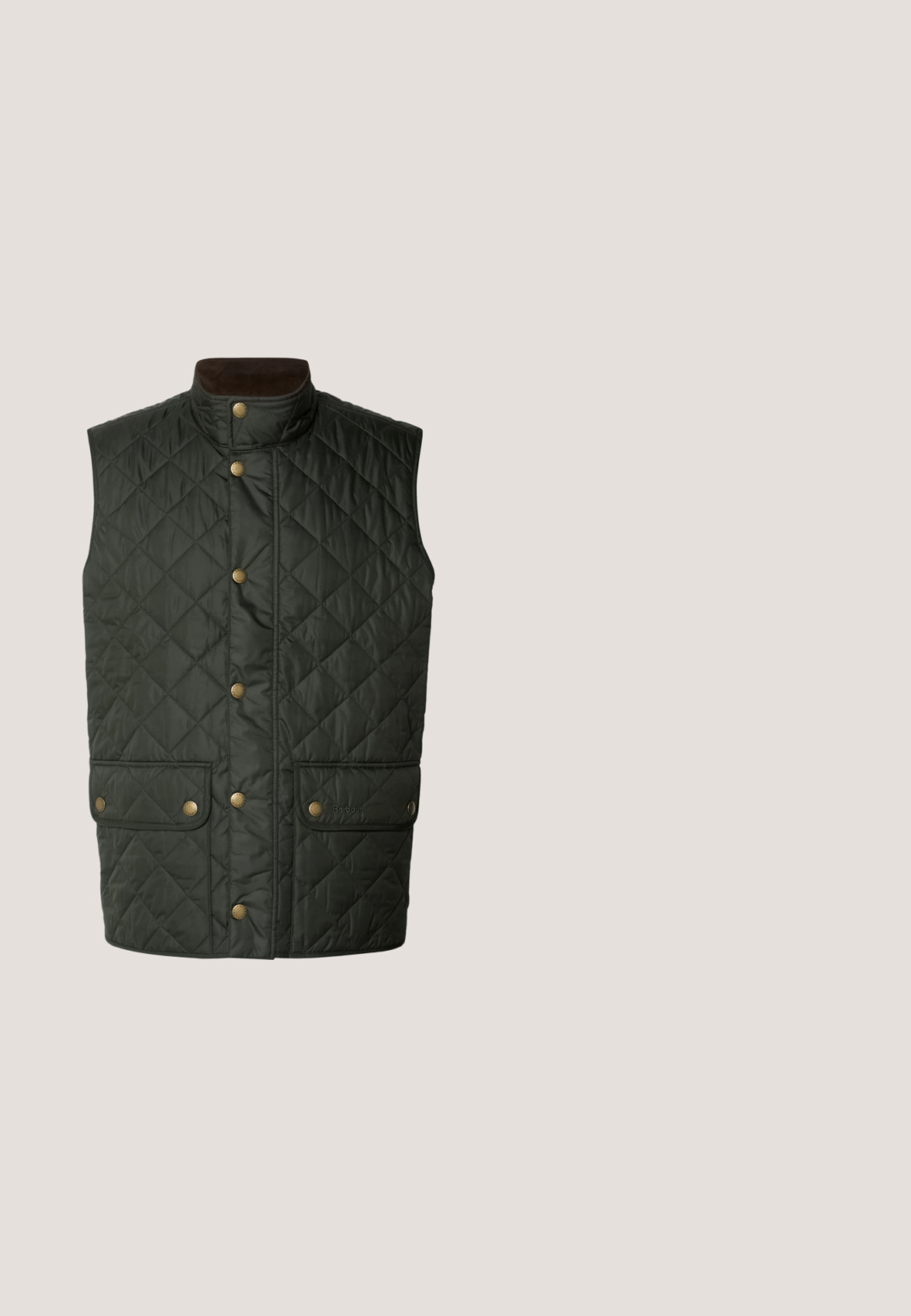Gilet vert matelassé avec col montant, boutons-pression dorés et poches avant doubles, doté d'un tissu lisse et texturé.; Pull à col roulé en tricot torsadé vert olive sombre, avec des manches longues et des bords-côtes au niveau des poignets et de l'ourlet.; Chemise à manches longues marron à carreaux avec poche poitrine et col boutonné, présentée sur fond blanc.; Redefined Rebel JOHN COMFORT FIT - Pantalon classique - demitasse; Bottines en daim marron avec un bout arrondi, des lacets noirs, des coutures décoratives et une semelle en caoutchouc texturée. Boucle au talon pour un enfilage facile.; Sac messager en cuir marron foncé avec boucle avant et bandoulière réglable, logo Polo Ralph Lauren sur le panneau avant inférieur.