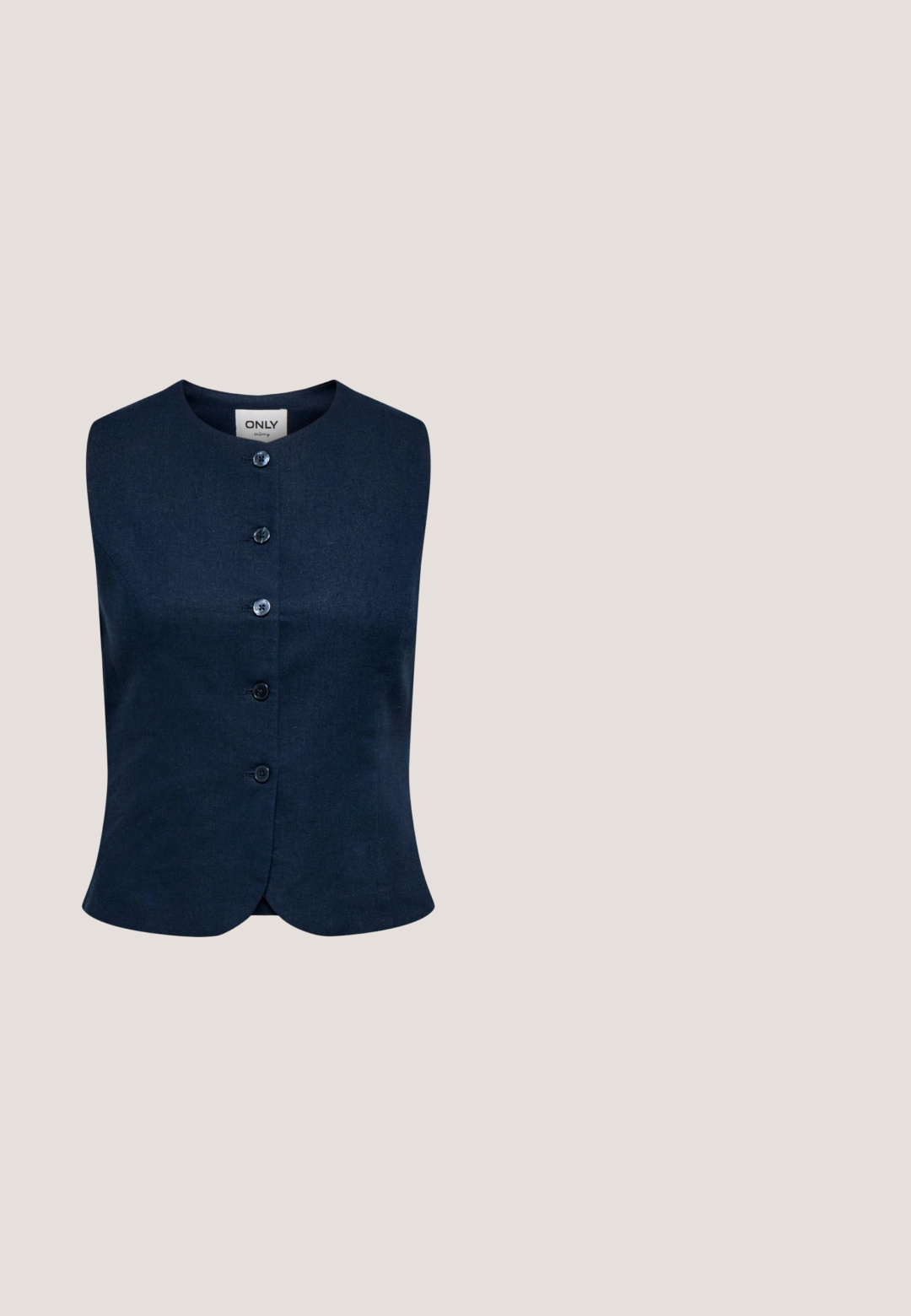 Mouwloos marineblauw vest met vijf donkere knopen aan de voorkant en een ronde halslijn, met het label "ONLY" aan de binnenkant van de kraag.; Donkerblauwe langwerpige top met witte horizontale strepen, ronde hals en cropped zoom. De stof lijkt zacht met een textuur afwerking.; Marineblauwe broek met wijde pijpen, elastische tailleband en subtiele plooien aan de voorkant, ontworpen voor een relaxte pasvorm.; Beige en lichtblauwe sneaker met een bovenwerk van glad leer, gestructureerde accenten, platte veters en een dikke, lichtbruine rubberen zool.; Zwarte smalle ovale zonnebril met blauwgetinte glazen en "vogue" logo op het montuur, rustend op een lichtgrijze ondergrond.; Blauwe stoffen draagtas met zwart hartjespatroon en twee schouderbanden, rechthoekige vorm, zonder zichtbare sluiting of zakken.