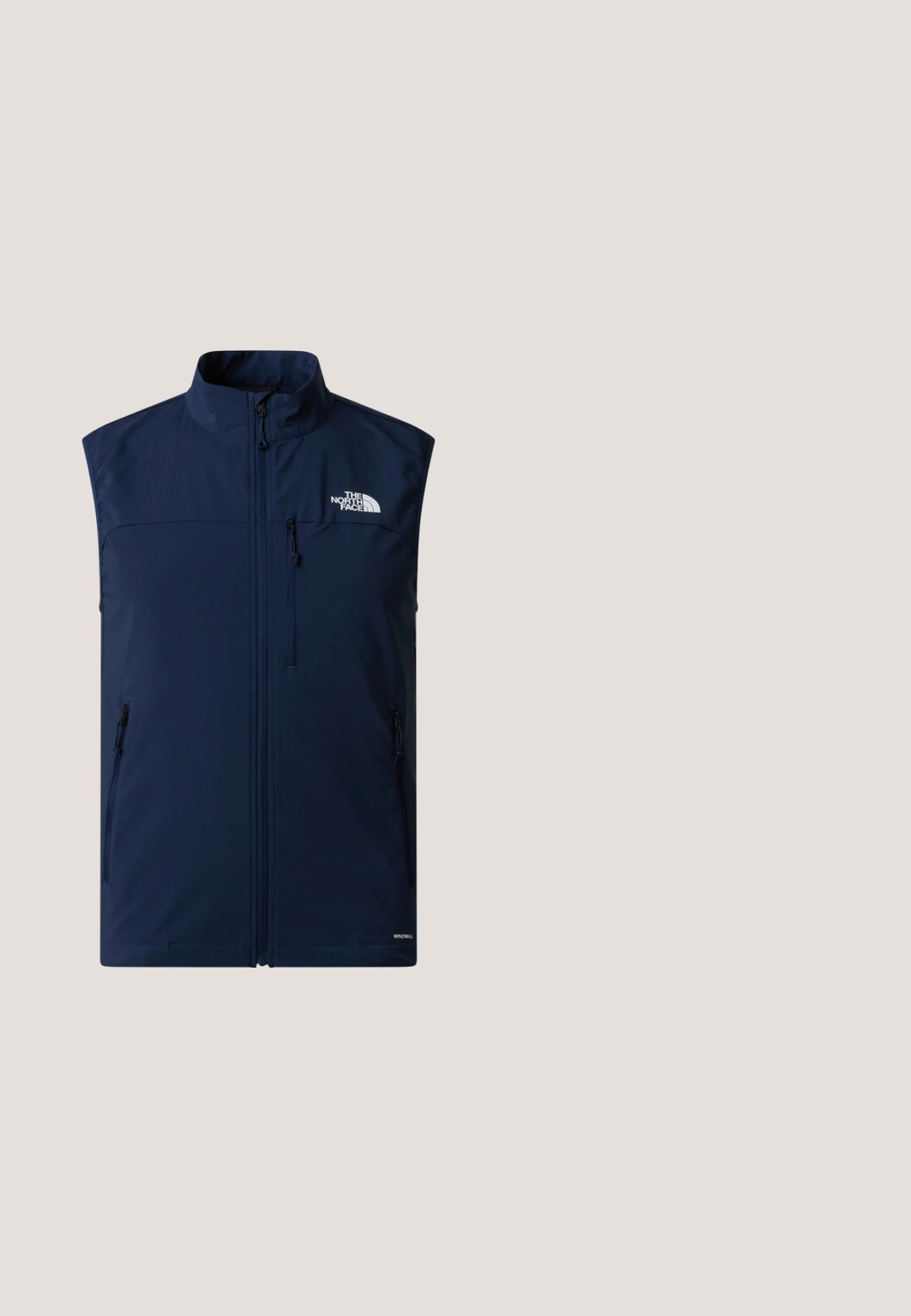 Laivastonsininen hihaton liivi, jossa etuketju, rintatasku ja sivutaskut vetoketjuilla sekä The North Face -logo vasemmassa yläkulmassa.; Fleece pullover dengan rits separuh, menampilkan pola kotak-kotak putih dan beige serta logo kecil di dada. Tekstur lembut dan potongan santai.; Valkoinen lyhythihainen T-paita, joka on valmistettu puuvillasta. Paidassa on musta Jumpman-logo rinnassa ja pyöreä kaula-aukko, jossa on musta sisätagi.; Siniset puuvillaiset collegehousut, joissa on elastinen vyötärönauha ja kiristysnauha, valkoisella brändilogolla sivussa. Suorat lahkeet, ilman kuvioita.; Vaaleanharmaa paksu pohjan lenkkari, jossa verkkokankaat ja nahka-yksityiskohdat, nauhat sidottu, esitetty kellumassa beigen tekstuurisen maton yllä sisätiloissa.; Pieni vaaleanruskea olkalaukku mustalla vetoketjulla, punaisilla vetoketjusulkimilla, säädettävällä mustalla hihnalla ja värikkäällä "montagne"-kankaalla edessä.