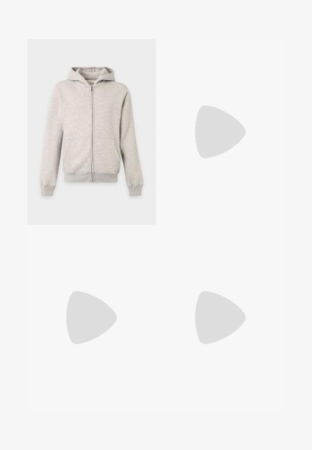 Sweat à capuche gris clair zippé intégralement, avec poches avant, manches longues, poignets côtelés et capuche attachée sur fond uni.; T-shirt rose à manches courtes avec un graphisme noir de Spider-Man rampant et tirant une toile à l'intérieur d'un cercle noir sur la poitrine.; Shorts décontractés gris avec taille élastique et cordons, poches avant et ourlet droit sur fond blanc.; Baskets en cuir blanc avec une coque beige et une semelle en caoutchouc marron clair. Dotées de lacets blancs plats et d'un logo embossé sur le côté.