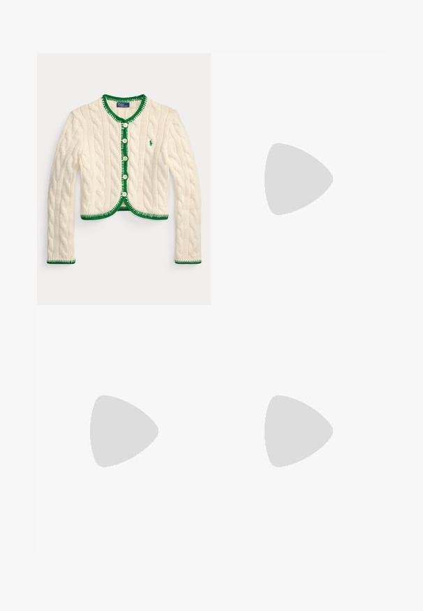Crèmekleurige kabelgebreide cardigan met groene bies en knopen, lange mouwen en een klein groen logo op de linkerborst.; Witte overhemd met lange mouwen en knopen, met kraag en zwarte tekstlogo "KARL LAGERFELD JEANS" op de linkerborst.; Bruin geruit rokje met oranje accenten, voorzien van een geplooid ontwerp, een aansluitende taille en een decoratieve gouden hardware detail op de riem.; Bruine leren loafer met krokodillenpatroon, lage houten hak en een riem over de bovenkant, getoond tegen een effen achtergrond.