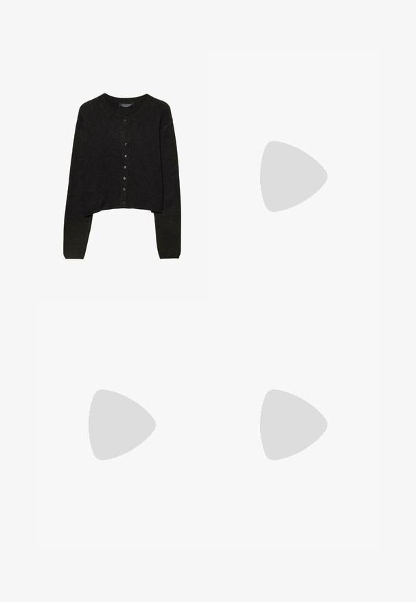 Dunkelgrüner, kurz geschnittener Cardigan mit langen Ärmeln, rundem Ausschnitt und durchgehender Knopfleiste mit sechs schwarzen Knöpfen und gerippten Abschlüssen.; Weißes T-Shirt mit kurzen Ärmeln und rundem Ausschnitt, hergestellt aus leichtem Stoff. Schlichtes Design, glatte Textur und gerader Saum.; VILA VIAMINA BUTTON SKIRT  - Minirock - black; Zign by Zalando Stiefel - black