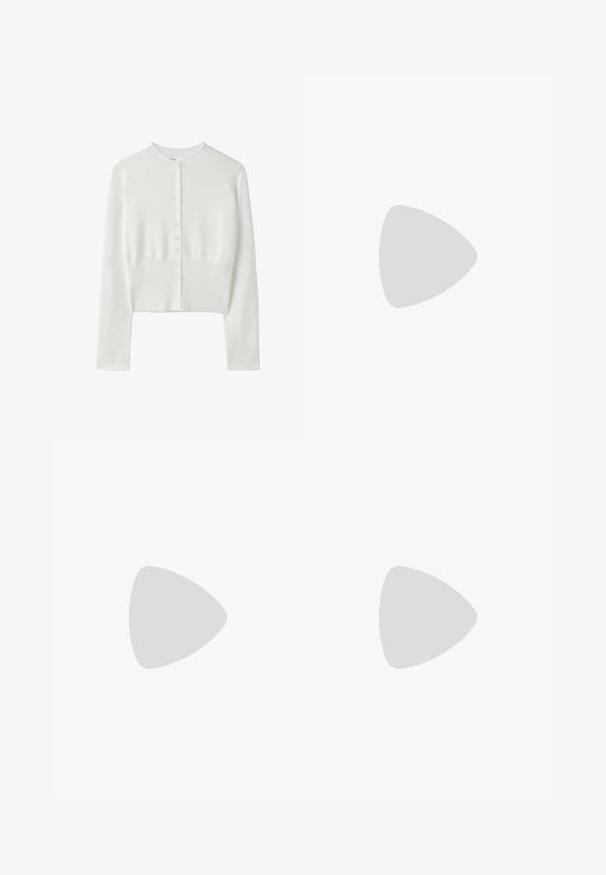 Hvid cropped cardigan med lange ærmer, rund halsudskæring og knapper foran, med ribbet tekstur ved taljeområdet.; Ærmeløs mørkebrun ribbet tanktop med rund halsudskæring, lagt fladt på hvid baggrund.; Løse mørkebrune bukser med elastisk talje og manchetter, lavet af blødt stof, designet til komfort og afslappet brug.; Brun ruskind UGG slip-on træsko med lav hæl og rund tå, vist i sideprofil på hvid baggrund.
