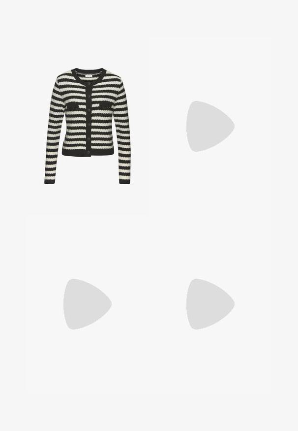 Sort-hvid stribet cardigan med struktureret strik, rund halsudskæring og knaplukning. Har to brystlommer og lange ærmer.; Asymmetrisk sort off-shoulder top med et enkelt langt ærme og samlet, draperet stof på den ene side.; Beige linned brede bukser med elastisk talje og frontfolder, i en glat tekstur og ankellængde.; Sort læderloafer med en blank finish, let spids tå, slip-on design og en lav rektangulær hæl med syningsdetaljer.