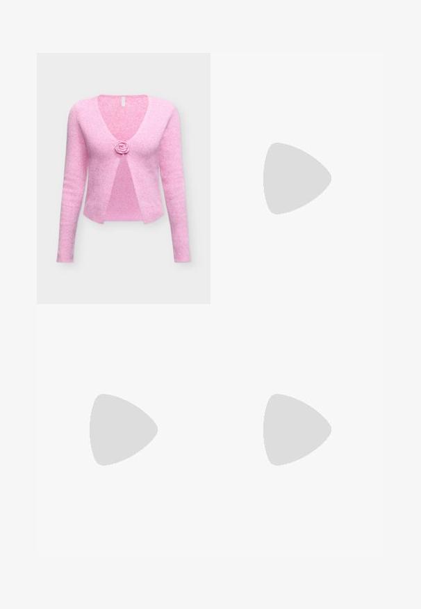 Blød lyserød strikket cardigan med lange ærmer, dyb V-hals og en enkelt knap foran midt, formet som en blomst.; Lyserød blonde cropped top med flæse stropper, V-halsudskæring og lille sløjfe foran i midten.; Hvid nederdel med et lagdelt, bølget design. Udstyret med et delikat blomster mønster i pink og grøn. Elastisk talje for komfort.; Ballet flade sko i lys pink syntetisk materiale med en rund tå, der har en lille sløjfedetalje og en fleksibel sål.