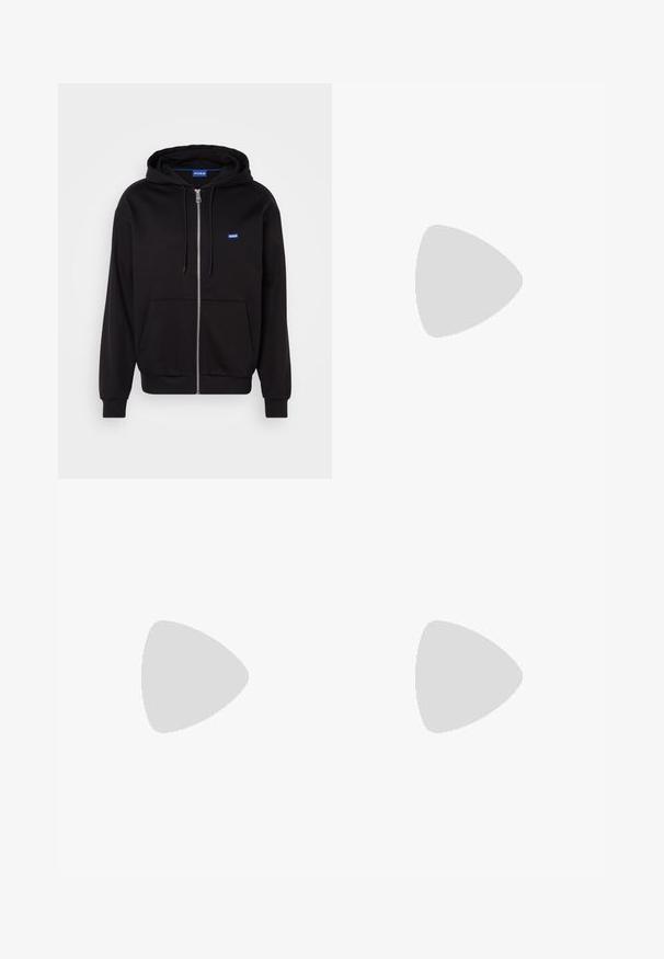 Schwarze Zip-Hoodie aus Baumwolle mit Kängurutasche, verstellbarem Kordelzug und blauen Logo auf der linken Brustseite.; Weißes Baumwoll-T-Shirt mit kurzen Ärmeln, rundem Ausschnitt und geprägtem "BOSS"-Logo auf der Brust. Glatte Textur, normale Passform.; Schwarze Baumwollhosen mit geradem Schnitt, Gürtelschlaufen, einem Reißverschluss vorne und einem einzelnen Knopfverschluss. Glatte Textur ohne sichtbare Muster.; Schwarze Sneaker mit glattem Lederobermaterial, runder Zehenpartie, flachen Schnürsenkeln, gepolstertem Kragen und minimalistischem Design. Gummisohle mit subtiler Profilierung.