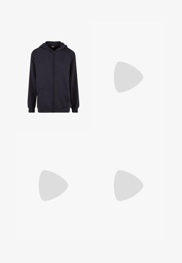 Sort fuld-zip hoodie med frontkænguru-lomme, snoretræk i hætten og ribbede manchetter, præsenteret mod en hvid baggrund.; Lilla bomulds T-shirt med rund halsudskæring og korte ærmer. Har et lille broderet logo på brystet og ensartet tekstur.; Mørkegrå lige ben arbejdsbukser med bæltestropper, frontknap og lynlås, sidelommer og en hammerløkke på højre ben.; Hvid og pink DC sneaker med snørebånd, der svæver over en betonrand med trapper i baggrunden.