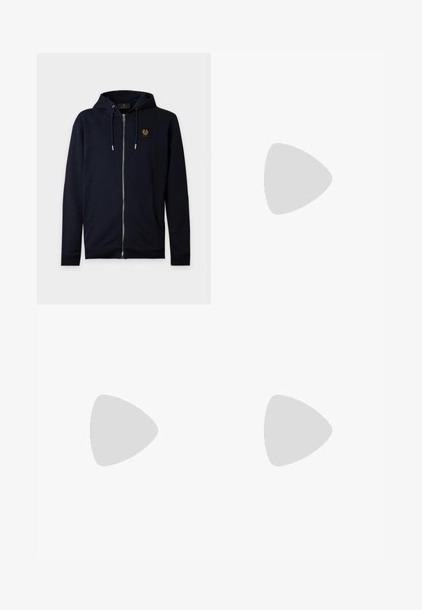 Sweat à capuche zippé bleu marine avec poches à l'avant, capuche avec cordon de serrage et petit patch logo marron sur le côté gauche de la poitrine.; T-shirt blanc à manches courtes avec col rond, arborant un logo Belstaff gris et un emblème centrés sur la poitrine.; Jeans noirs en denim avec une taille élastique, coupe droite, détails usés et ourlet effiloché. Comprend des poches et une fermeture à bouton.; Baskets en cuir noir avec une texture lisse, bout rond et fermeture à lacets. Comprend une semelle en caoutchouc épaisse et un minimum de détails de marque.