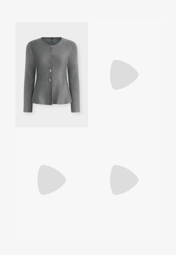 Grijze gebreide cardigan met lange mouwen, een ronde hals en vijf gestructureerde ronde knopen aan de voorkant.; Wit geribd tanktopje met kantafgewerkte bandjes en geschulpte randen, getoond tegen een lichtgrijze achtergrond.; Zwarte high-waisted, rechte broek met verticale naden aan de voorkant, getoond tegen een effen lichte achtergrond, zonder zichtbare sluitingen of zakken.; Mary Jane-stijl schoen in donker bordeaux gepatenteerd leer, met geperforeerde details en een gespsluiting. Lage blokhak, ronde neus.