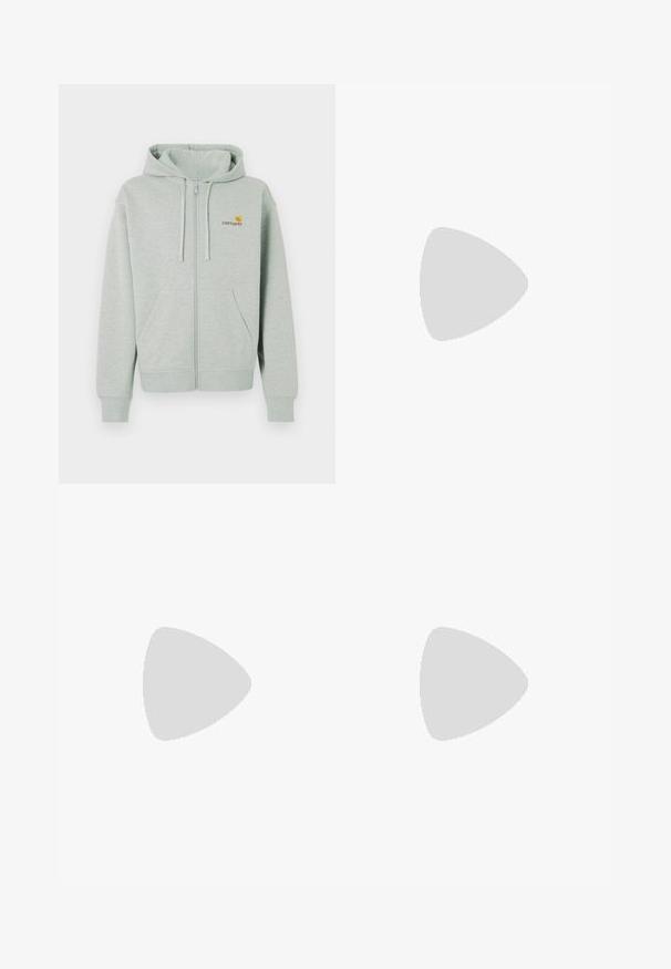 Haut à capuche zippé gris clair avec une poche avant, des poignets côtelés et un petit logo orange sur la poitrine gauche. Fabriqué en tissu doux et texturé.; T-shirt violet à manches courtes et col rond avec petit logo blanc Alpha Industries sur la poitrine gauche, sur fond blanc.; Pantalons cargo marron clair avec une coupe droite, dotés de deux poches latérales et d'une fermeture à bouton. Fabriqués en tissu doux et durable.; Bottine en cuir brun avec œillets en métal, doublure en fourrure blanche, col rembourré noir, semelle robuste et logo en relief sur le côté.
