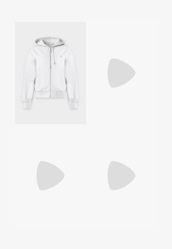 Sweat à capuche gris clair zippé avec cordon, poches avant, poignets et ourlet côtelés, et petit logo sur la poitrine.; T-shirt blanc uni en coton à manches courtes, col rond et ourlet droit, présenté sur fond blanc.; Jean en denim bleu à taille haute, coupe droite, avec bouton avant, fermeture éclair, passants pour ceinture et design à cinq poches sur un fond clair uni.; Baskets basses blanches en toile avec semelle en caoutchouc texturée, lacets blancs et petite étiquette Calvin Klein sur le côté.