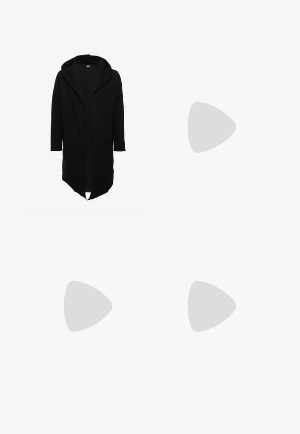 Urban Classics LONG HOODED OPEN EDGE  - Φούτερ με φερμουάρ - black; Μαύρο μακρυμάνικο μπλουζάκι με ψηλό γιακά, φτιαγμένο από υφασμάτινη υφή. Διαθέτει γκρι πλαϊνές ρίγες και το λογότυπο "NIKE TECH" σε όλο το στήθος.; Μαύρο cargo παντελόνι φτιαγμένο από βαμβάκι, με πολλές τσέπες, στενή εφαρμογή και ελαστικές μανσέτες στους αστραγάλους.; Μαύρο αθλητικό παπούτσι με υφή στη σόλα και κορδόνια, αιωρούμενο πάνω από γκρι δάπεδο με φόντο τοίχο από γυάλινους κύβους.