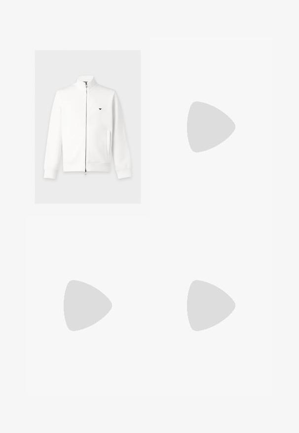 Veste blanche zippée à manches longues avec col montant, poches latérales, poignets côtelés et petit logo noir sur la poitrine gauche.; Chemise blanche à manches longues et col rond avec un logo "EMPORIO ARMANI" en relief subtil centré sur la poitrine.; Pantalon slim noir pour homme avec bouton frontal, fermeture éclair, passants pour ceinture et design à cinq poches sur un fond clair uni.; Basket basse en cuir gris foncé avec lacets et semelle noirs, design minimaliste, profil latéral sur un fond clair uni.