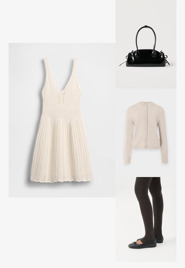 ONLY ONLCAMILLE BASIC CARDIGAN - Kardigán - pumice stone; Pletené šaty v krémovej farbe, s výstrihom do V, rebrovaným živôtikom a rozčlenenou sukňou s vlnkovaným lemom a otvoreným vzorom po celej dĺžke.; Nohy v tmavých pásikavých legínach v kombinácii s čiernymi balerínkami s malými mašličkami na bielom pozadí.; Malá čierna lesklá kabelka s dvoma dlhými rúčkami a bočnými šnúrkovými detailmi na jednoduchom svetlom pozadí.