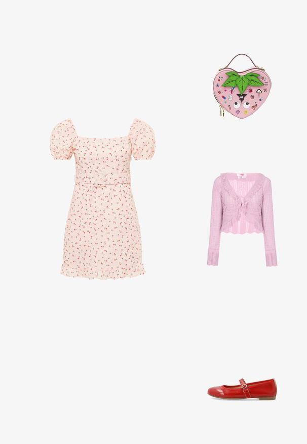 Gehaakte roze cardigan met gerimpelde randen, een V-hals en lange mouwen. Heeft een opengebreide structuur en een cropped zoom. Wordt aan de voorkant gestrikt.; Lichtroze korte jurk met pofmouwen, bloemenpatroon, vierkante halslijn, taille met riem en een geplooide zoom.; Rode gepatenteerde leren ballerina met een ronde neus, een decoratieve band met een ronde gesp en een gladde, glanzende afwerking.; Hartvormige roze handtas met groene blaadjes bovenop en verschillende kleurrijke cartoonpatches, waaronder ogen, een lieveheersbeestje en emoji's.