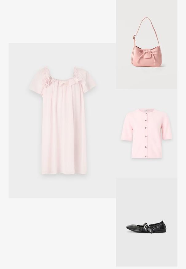 Pehmeä vaaleanpunainen lyhythihainen neuletakki pyöreällä pääntiellä ja kuusi tummaa nappia edessä, esitetty vaaleanharmaalla taustalla.; Vaaleanpunainen mekko, joka on valmistettu pehmeästä kankaasta. Mekossa on puffihihat, röyhelökaula-aukko ja kukkakoriste yhdellä olkapäällä.; Musta nahkainen tasapohjainen kenkä, jossa on terävä kärki, rypytetty yksityiskohta aukon ympärillä ja hopeinen solki koristeluna säädettävässä hihnassa.; Pieni vaaleanpunainen olkalaukku, jossa säädettävä hihna ja etuosassa rusetti, jonka päädyt ovat kullansävyiset, yksivärisellä taustalla.