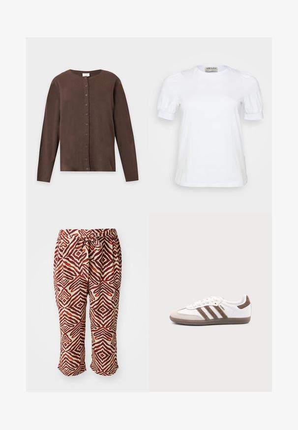 Brun cardigan med lange ærmer og knapper foran, rund halsudskæring, lavet af blødt strikstof, vist på en ensfarvet lys grå baggrund.; Hvid kortærmet t-shirt lavet af bomuld, med rund halsudskæring og pufærmer med elastiske manchetter. Simpelt og klassisk design.; Røde og brune mønstrede bukser med elastisk talje. Har et geometrisk motiv på en lys baggrund. Længde til midt på læggen, letvægtsstof.; Hvid Adidas Samba sneaker med brune ruskindstriber, brun gummisål og beige ruskindståhætte, vist fra ydersiden på en ensfarvet baggrund.