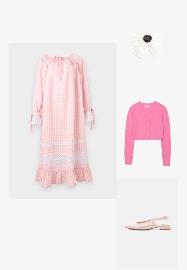 Cardigan cropped rose en tricot texturé. Présente un col en V, des manches longues et cinq boutons assortis sur le devant.; Nuisette en gingham rose et blanc avec manches longues bouffantes, bordure en dentelle aux manches et à l'ourlet, et détail à volants en bas.; Chaussure plate à bride arrière brillante rose pâle avec petit talon carré et bride réglable de marque sur fond clair.; Nœud en tissu blanc avec un centre rosette noir décoré de petites perles argentées sur un fond blanc uni.