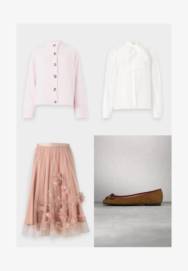 Lyserød strikket cardigan med høj krave, der har lukning med seks knapper og ribstrikkede manchetter. Blød tekstur og kort design.; Hvid bluse med høj krave, bånddetalje, lange ærmer med knapmanchetter og et struktureret, stribet stof.; Tylskørt i blød lyserød med satinbånd i taljen. Har lag af gennemsigtigt stof og tredimensionelle blomsterapplikationer over det hele.; Brune ruskinds ballerina med afrundet tå, med en knyttet detalje på fronten, tynd rød kant og en flad sort sål.