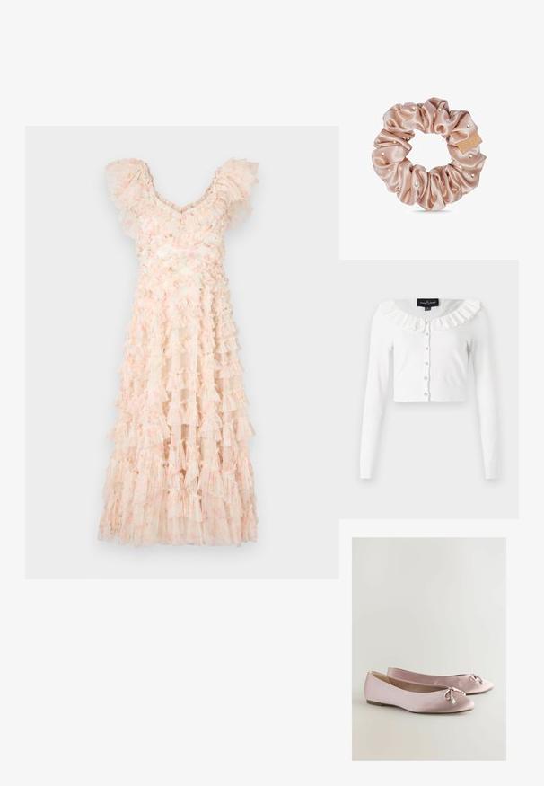 Weißes, kurz geschnittenes Strickjacke aus weichem Stoff, mit langen Ärmeln, einem fransigen Ausschnitt und einer Reihe dekorativer Knöpfe.; Needle & Thread DITSY LOLA BACKLESS BALLERINA DRESS - Cocktailkleid/festliches Kleid - moonshine pink; Rosa Satin-Ballettschuhe mit abgerundeter Zehe, dekorativem Bogen und Perlenakzent. Flache Sohle mit glatter Struktur und niedrigem Profil.; Beige Satin-Haargummi, dekoriert mit kleinen Perlen und einem Stoffetikett mit goldener Schrift auf weißem Hintergrund.