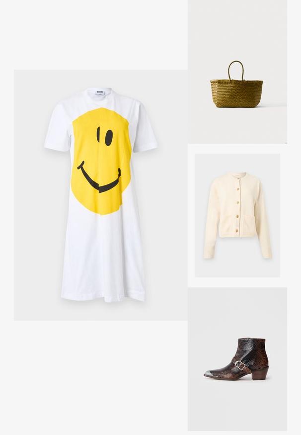 Cardigan en maille crème à manches longues, col rond, deux poches avant et cinq boutons décoratifs dorés au centre.; Robe blanche à manches courtes avec un grand motif visage souriant jaune centré sur le devant, col rond et étiquette Moschino à l'intérieur du col.; Bottines à imprimé serpent noir et brun avec un embout en métal argenté, accent de boucle et un petit talon en bois. Texture lisse, design ajusté.; Sac cabas en paille tressée avec une anse en boucle, forme rectangulaire arrondie et couleur naturelle marron sur un fond uni.