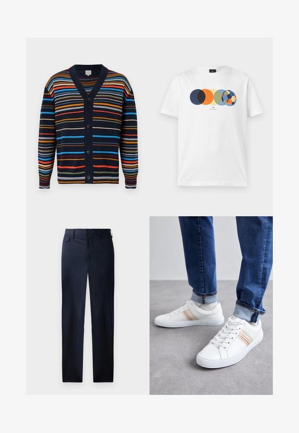Marineblauwe cardigan met meerkleurige horizontale strepen, V-hals, lange mouwen en zwarte knopen aan de voorkant.; Wit T-shirt met korte mouwen met een afbeelding van vijf overlappende gekleurde cirkels, waarvan de laatste lijkt op een meerkleurige voetbal, en kleine tekst eronder.; Marineblauwe, rechte broek gemaakt van soepel materiaal. Voorzien van een rits en knoopsluiting, en een subtiele zijzak. Geen zichtbare patronen.; Witte leren sneakers met meerkleurige strepen, vetersluiting, rubberen zool en gevoerd kraagje, gecombineerd met blauwe spijkerbroek.