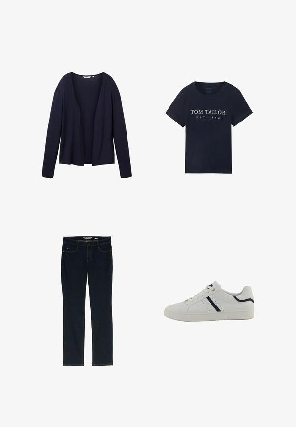 Marineblauwe cardigan gemaakt van zachte, gestructureerde stof; ontwerp met open voorkant, lange mouwen en geen sluitingen. Eenvoudige en veelzijdige stijl.; Navyblauwe T-shirt met korte mouwen van zacht materiaal, met de tekst "TOM TAILOR EST. 1962" in het wit over de borst. Ronde halslijn.; Donkerblauwe rechte jeans van denim. Heeft vijf zakken, contrasterend oranje stiksels en een label op de tailleband met de merknaam.; Witte synthetische sneaker met een lage profiel, voorzien van marineblauwe diagonale strepen, perforaties aan de zijkant en een gestructureerde rubberen zool.