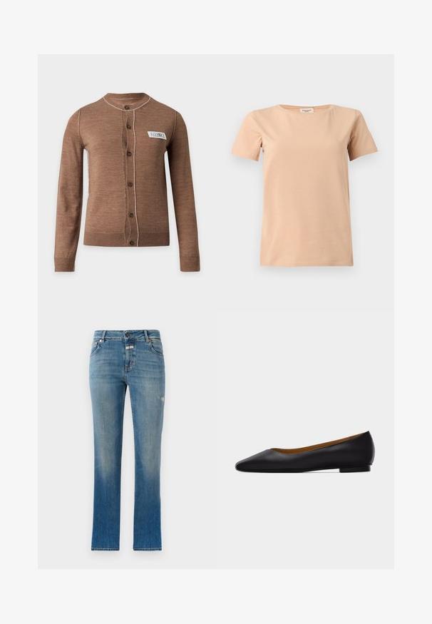 Bruine langarmige vest met knopen, witte stiknaden en een klein wit rechthoekig label op de linkerborst.; Beige T-shirt met korte mouwen, ronde hals en rechte zoom op een effen lichtgrijze achtergrond.; Lichtblauwe rechte spijkerbroek van denim. Beschikt over een middelhoge taille, voorzakken en een lichte slijtage op de stof.; Zwarte leren puntschoen met lage hak en gladde afwerking, zijaanzicht op een lichtgrijze achtergrond.