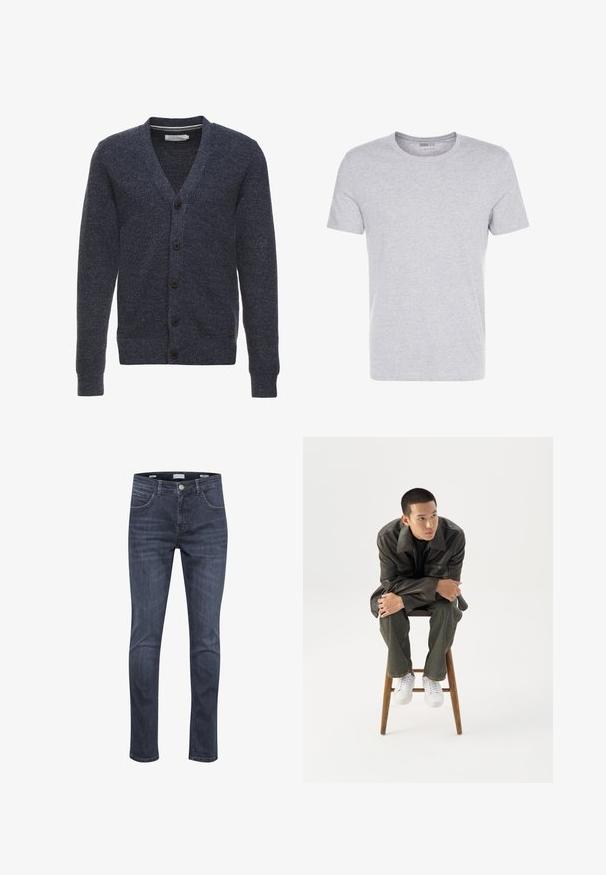 Marineblauwe cardigan van een gestructureerde stof, met een V-hals, lange mouwen en vijf bruine knopen aan de voorkant.; Grijze katoenen t-shirt met een ronde hals, korte mouwen en een eenvoudige uitstraling, met een zachte, gladde textuur en zonder zichtbare patronen of versieringen.; Donkerblauwe denim jeans met een slim fit, voorzien van vijf zakken, lichte stiksel en een klassiek ritsopening met knoopsluiting.; Jonge man in een donkere leren jas en spijkerbroek zit op een houten kruk, leunt naar voren met gekruiste armen en kijkt naar de zijkant tegen een witte achtergrond.