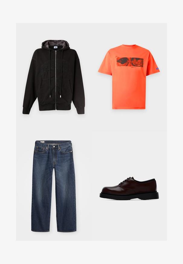 Schwarzer Kapuzenpullover mit Reißverschluss, Vordertaschen, Kordelzug und dezentem "GCDS"-Prägedruck auf der Brust, gemustertes Kapuzenfutter innen.; Kurze Ärmel T-Shirt aus leuchtend orangefarbenem Baumwollstoff mit einem grafischen Druck von Augen in Schwarz auf der Vorderseite, ausgestattet mit einem gerippten Rundhalsausschnitt.; Dunkelblaue Jeans aus Denim mit geradem Bein, fünf Taschen-Design, Metallknopf und Reißverschluss, sowie subtilen Auswaschungen.; Brauner polierter Leder-Oxford-Schuh mit schwarzer Sohle und Schnürsenkeln, Seitenansicht vor schlichter hellgrauer Hintergrund.