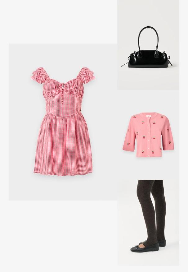 Object OBJTHESS - Gilet - rose elegance; Robe courte vichy rouge et blanc avec des manches bouffantes, un corsage froncé, et un détail à cordon de serrage à l'avant. Design de jupe évasée.; Jambes portant des leggings côtelés foncés associés à des ballerines noires avec de petits détails en nœud sur fond blanc.; Petit sac à main noir brillant avec deux longues anses et des détails à cordon sur les côtés sur un fond clair uni.
