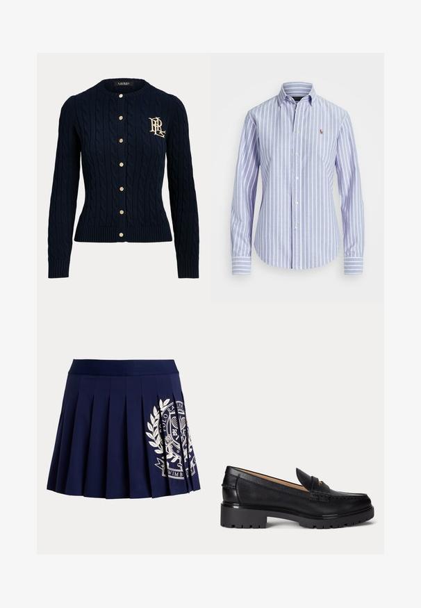 Námornícky modrý sveter cardigan s pleteným vrkočovým vzorom, zlatými gombíkmi a vyšívaným monogramom na ľavej strane hrudníka, s dlhými rukávmi a rebrovanými manžetami a lemom.; Svetlomodrá a biela vertikálne pruhovaná košeľa s dlhým rukávom na gombíky, s golierom a malým vyšívaným logom na hrudi.; Tmavomodrá plisovaná sukňa so širokým pásom a bielym tenisovým erbom na spodnej pravej strane.; Čierny kožený mokasín s hrubou profilovou podrážkou, nízkym podpätkom a dekoratívnym remienkom vpredu.