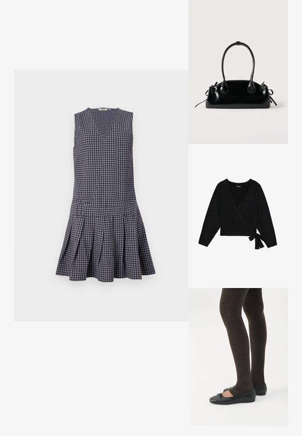 Sort indpakket sweater lavet af blødt materiale. Har en dyb V-hals, lange ærmer og en sidesløjfe, der giver mulighed for justerbar pasform.; Marineblå ternet kjole med V-hals, ærmeløst design, plisseret nederdel og struktureret talje. Fremstillet af letvægtsstof.; Ben iført mørke ribbede leggings kombineret med sorte balletsko med små sløjfedetaljer på hvid baggrund.; Lille sort blank håndtaske med to lange håndtag og snøre-detaljer i siden på en ensfarvet lys baggrund.