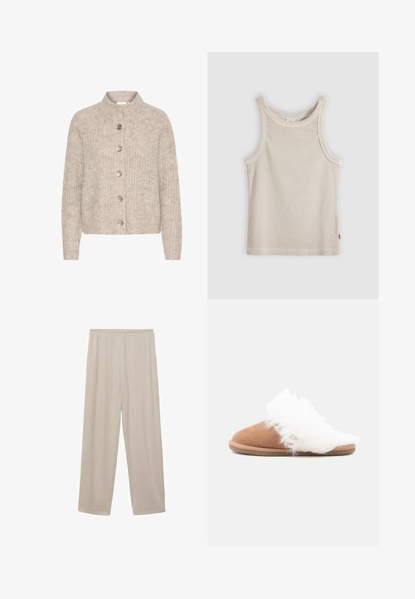 Cardigan en tricot beige avec un col montant, comportant cinq boutons argentés sur le devant et un tissu texturé et doux. Longueur courte, manches longues.; Débardeur beige côtelé sans manches avec encolure ronde et coupe ajustée, présenté sur un fond gris.; Pantalons en coton beige légers, avec une coupe droite, une taille élastique et une texture douce. Pas de motifs ni de matériel visible.; Mocassin en suede marron avec doublure en fourrure blanche et semelle crantée, présenté en profil latéral sur fond blanc.