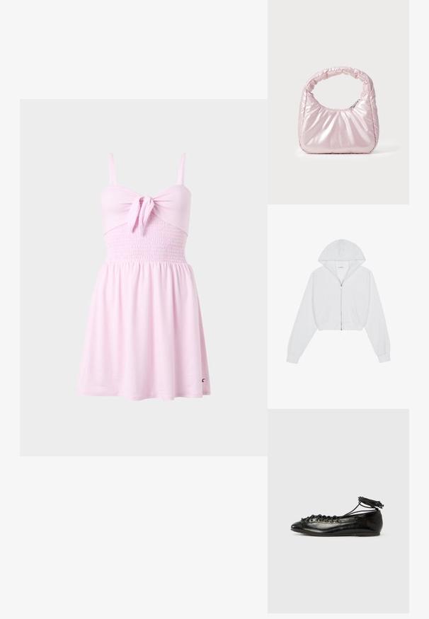Witte cropped hoodie met een ritssluiting aan de voorkant, lange mouwen, zijzakken en een capuchon. Gemaakt van zachte stof met een gladde textuur.; Lichtroze mouwloze jurk met dunne bandjes, een knoopdetail aan de voorkant, een geplooid middenstuk en een licht uitlopende rok.; Zwarte ballerina's van lakleer met een afgeronde neus, veterdesign en een platte zool. Glad oppervlak met minimale details.; Roze, gevoerde handtas met een afgeronde vorm, gemaakt van glanzend materiaal. Beschikt over een geplooide handgreep en een ritssluiting voor veilige toegang.