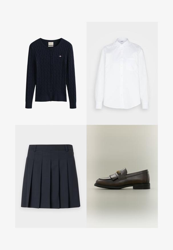 Mørkeblå kabelstrikket cardigan med knapper, lange ærmer og en lille broderet logo på brystet.; GAP CLASSIC SHIRT - Skjortebluser - optic white; Mørkeblå plisseret nederdel med flad linning, lavet af glat stof. Har flere lodrette plisser og et skræddersyet design.; Mørkebrun læderloafer med frynser og guldbeslag på sort sål, vist fra siden på en neutral baggrund.