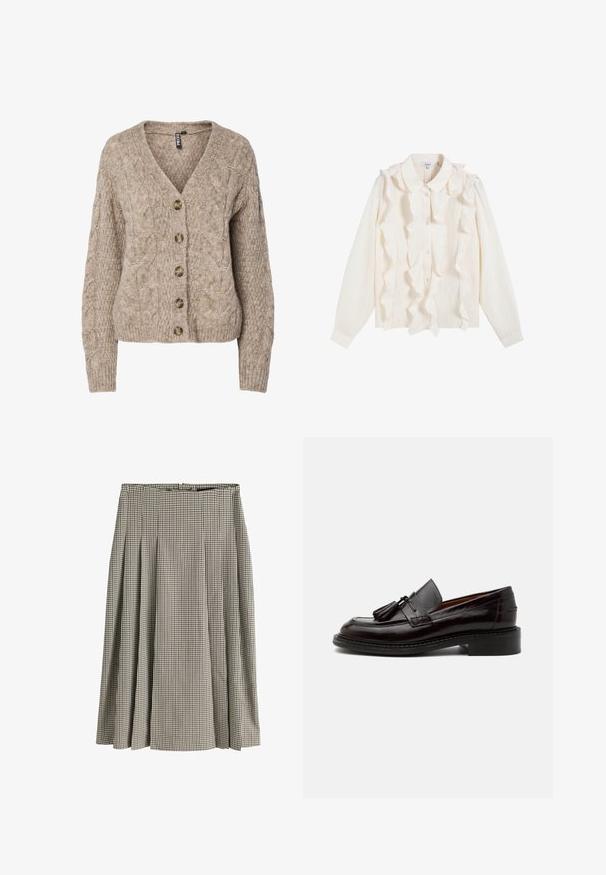 Beige kabelgebreid vest met een V-hals, een knoopsluiting aan de voorkant en geribbelde manchetten. Voorzien van zes bruine knopen en een gestructureerde stof.; Witte blouse met lange mouwen, knopen aan de voorkant, puntige kraag en verticale ruches langs het knooplijstje en de schouders.; Midilengte geplooide rok met zwart-wit pied-de-poulemotief, hoge taille en gestructureerde stof.; Donkerbruine lederen loafer met kwastjes, gestikte details en een lage gestapelde hak op een effen lichte achtergrond.
