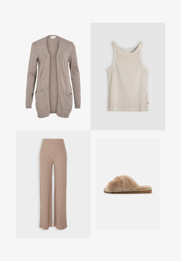 Cardigan long beige avec ouverture sur le devant, en tissu tricoté texturé, avec deux poches avant et des poignets côtelés. Aucunes fermetures ni décorations présentes.; Débardeur beige côtelé sans manches avec encolure ronde et coupe ajustée, présenté sur un fond gris.; Pantalons larges en beige à côtes avec une taille haute et une texture douce, présentant une coupe loose et sans fermetures visibles.; Chausson en peluche beige avec une texture douce, à dos ouvert et doublure intérieure. Semelle plate avec une base marron clair et des coutures beiges.